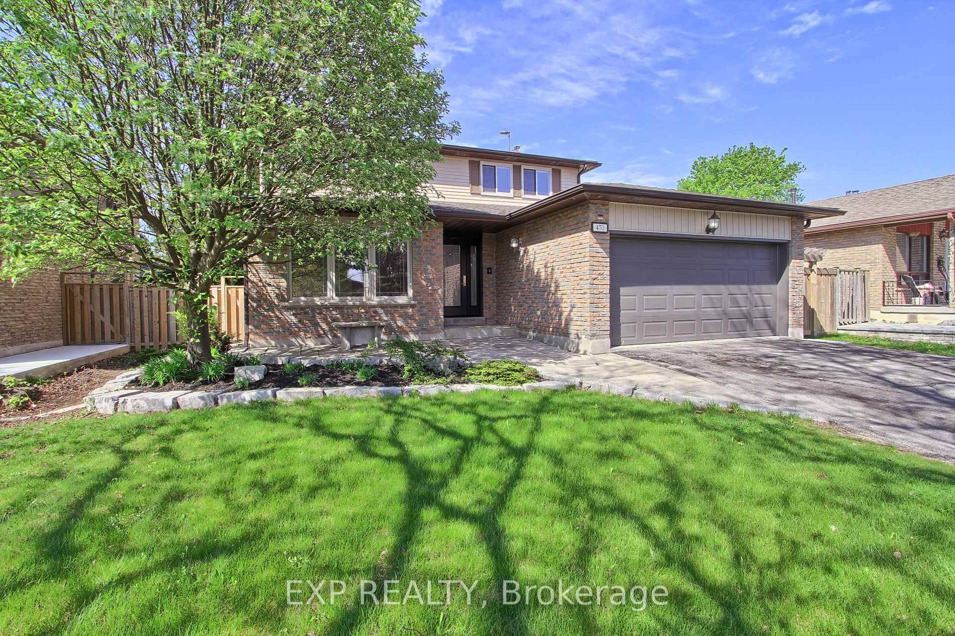 This is the one you've been waiting for a rare opportunity to own a meticulously renovated 4 bedroom, 4 bathroom executive home, perfectly situated on a premium 62.