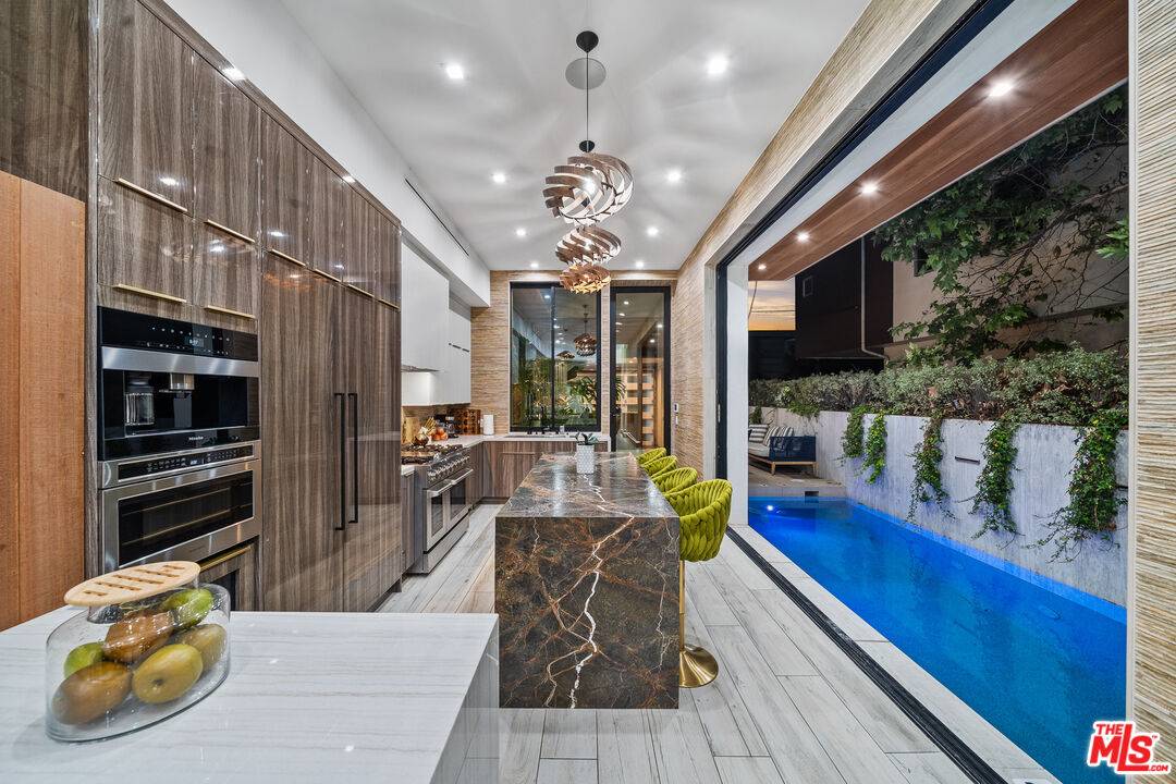 836   California Ave 5BR Marina Del Rey La