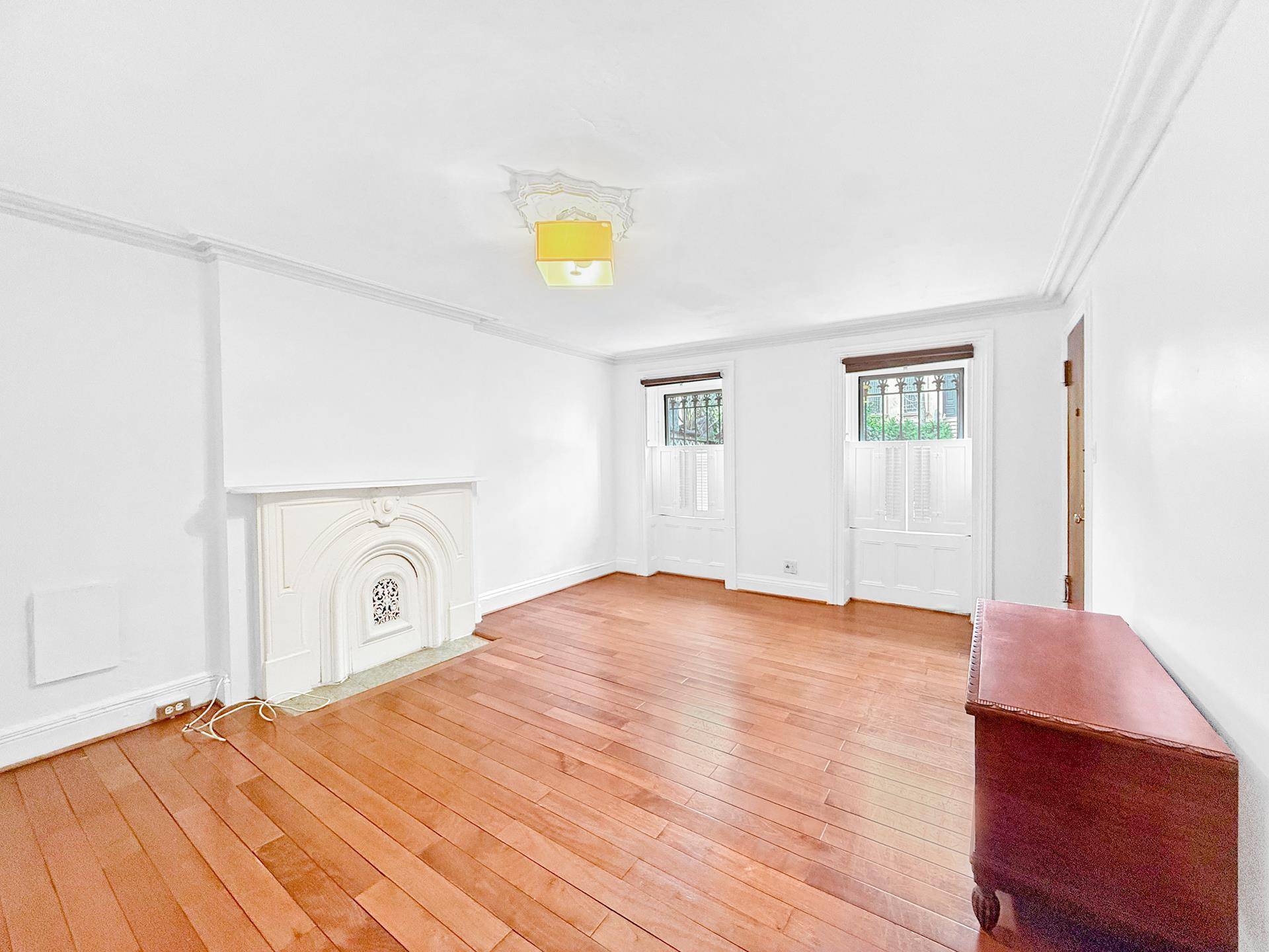 Make this 1 Bed 1 Bath your new home in Clinton Hill !