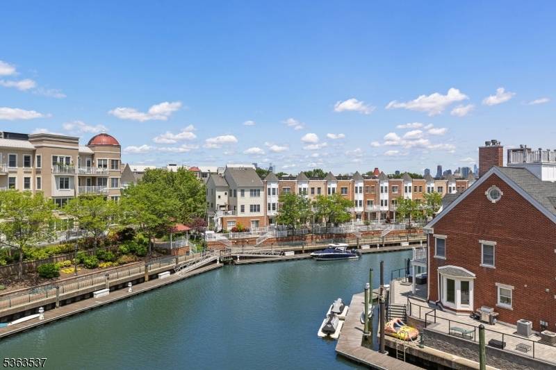 Residence 32 at 205 Shearwater Court is a 1765SF 3 bedroom 2.