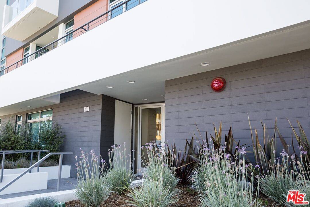 938 S ORANGE GROVE AVE 2BR Hancock Park La