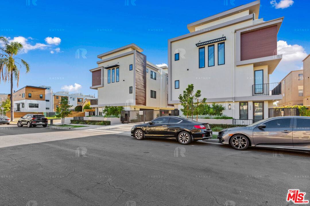 1541 1/2 Hi Point St 3BR Beverlywood La