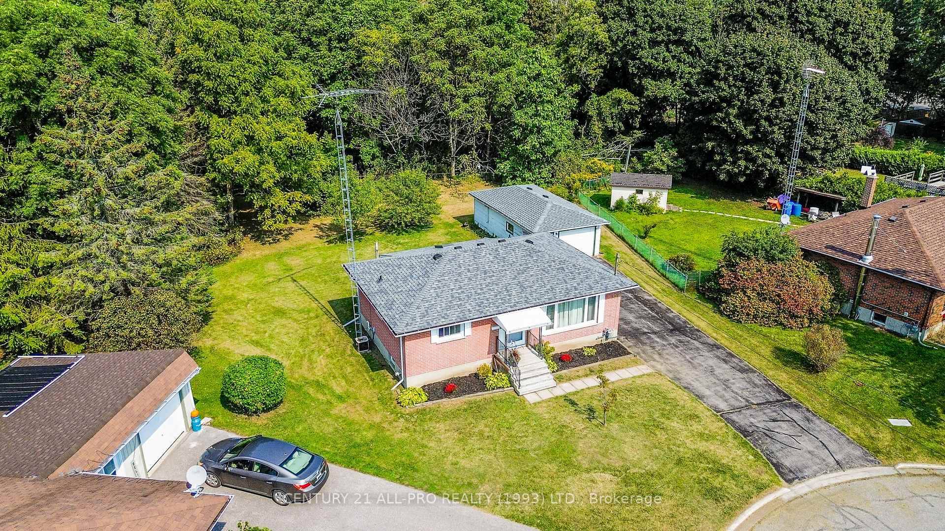 Classic Brick Bungalow in a pretty nature setting in town with no neighbours behind.
