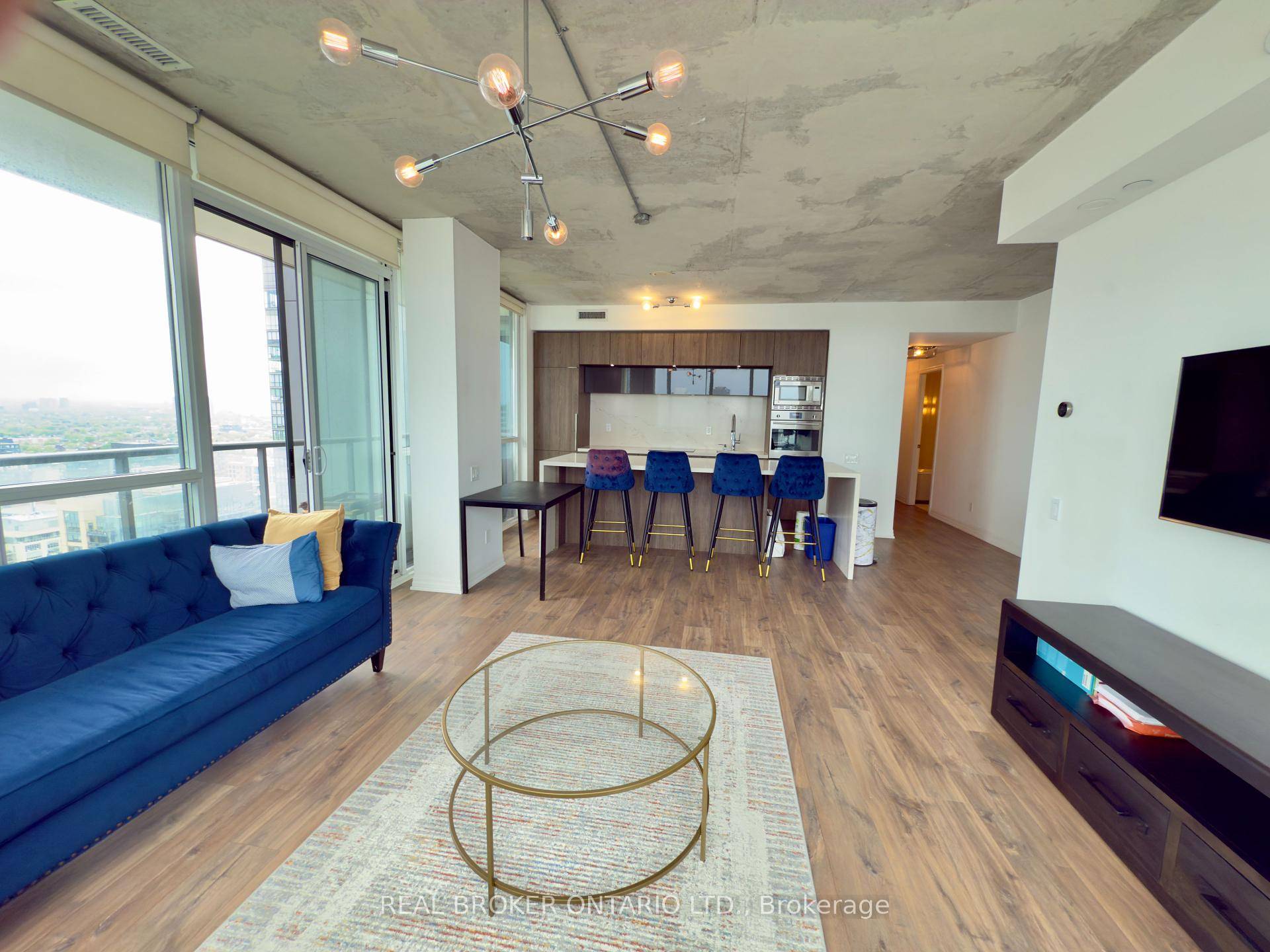 Welcome to Bisha Residences where luxury, location, and lifestyle converge in one of Torontos most iconic addresses.