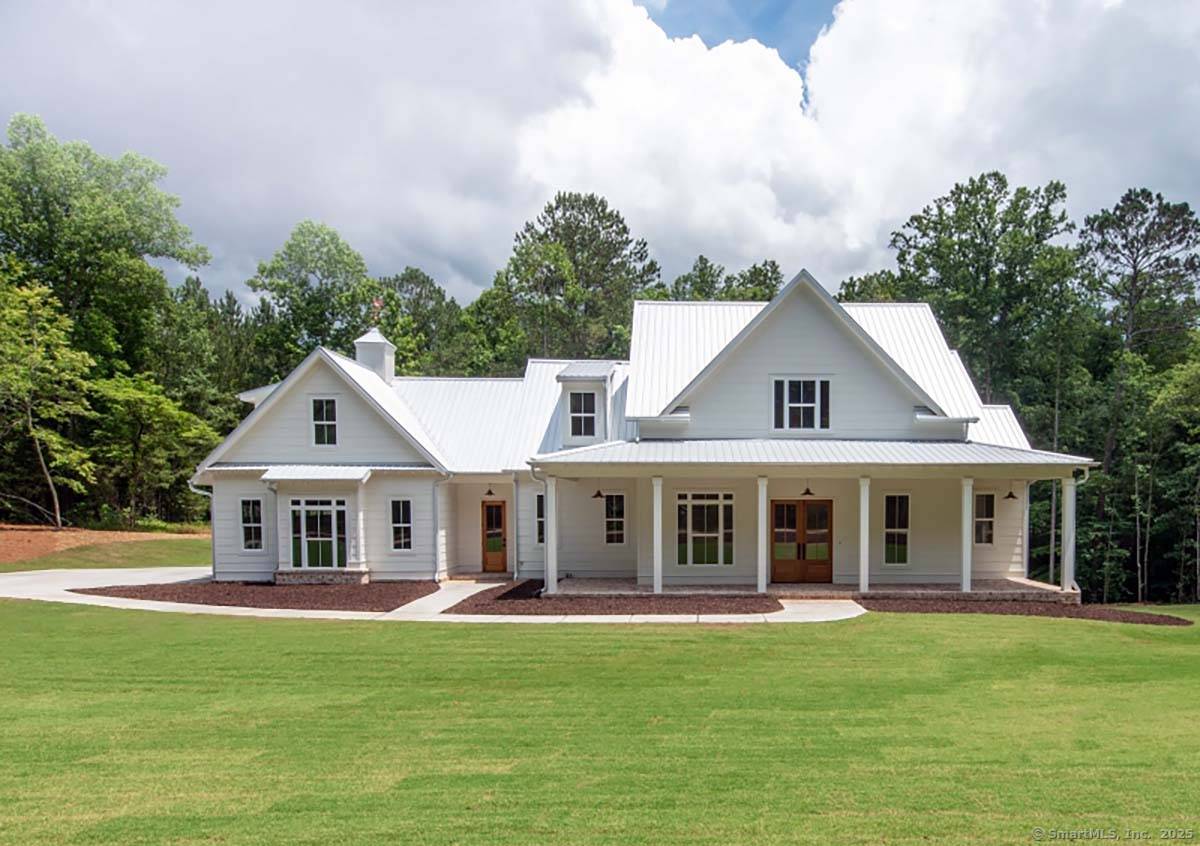 Private Modern Farmhouse on almost 5 acres in Mystic !
