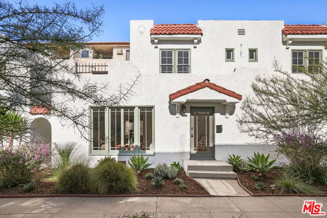 619 N Sycamore Ave 2BR Hancock Park La