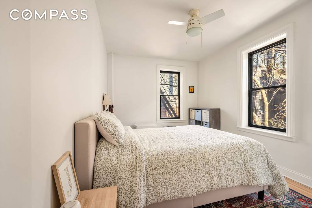 Welcome to 305 E 88th St apartment 3E, an inviting 1 bedroom, 1 bathroom co op residence nestled in the heart of Manhattan s Upper East Side.