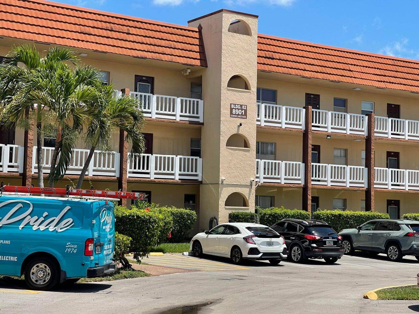 Centrally located and immaculately kept this 55 Condo is a sure keeper.