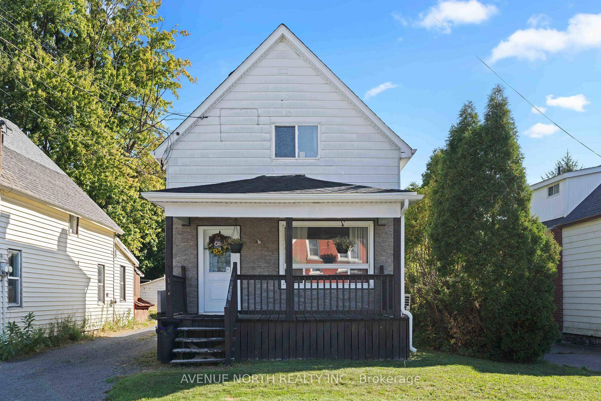 Welcome to your perfect first home, ideally located on a quiet inner downtown street !