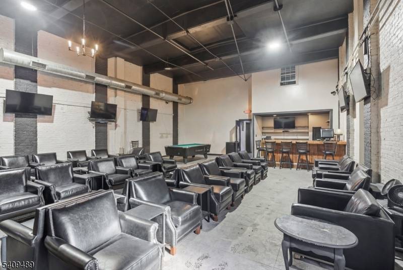 Priced to Sell ASAP ! ! Thriving business for sale, 10 years established.