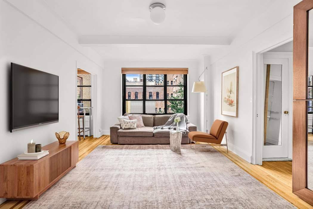 BEST IN CLASS Studio in Gramercy House Incomparable garden views from this high floor, most sought after B Line studio in Gramercy House is like no other.