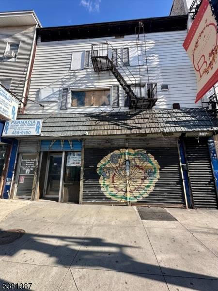 BACK ON THE MARKET ! Prime Commercial Property in Thriving Newark !