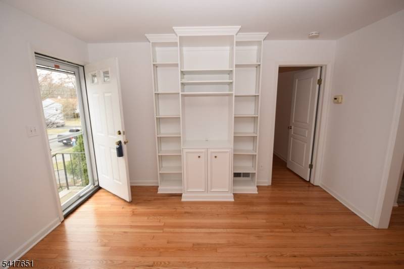 Don't miss this opportunity to live in an adorable home in New Providence.