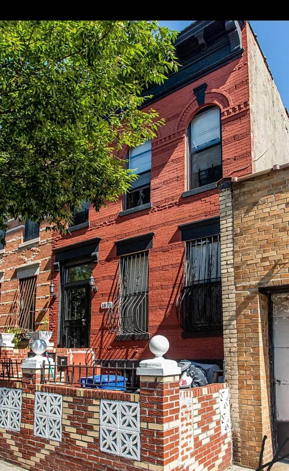 Pack Your Bags And Move Right Into This Meticulously Renovated amp ; Maintained Home In Brooklyn !