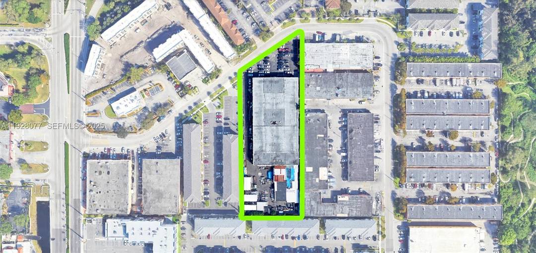 290 W 78 Road is a rare freestanding industrial building in the heart of Hialeah s established warehouse and manufacturing district.