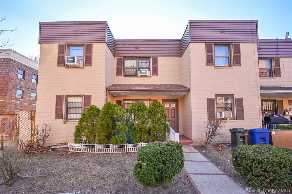 Charming 2 Bedroom Apartment in Kew Gardens.