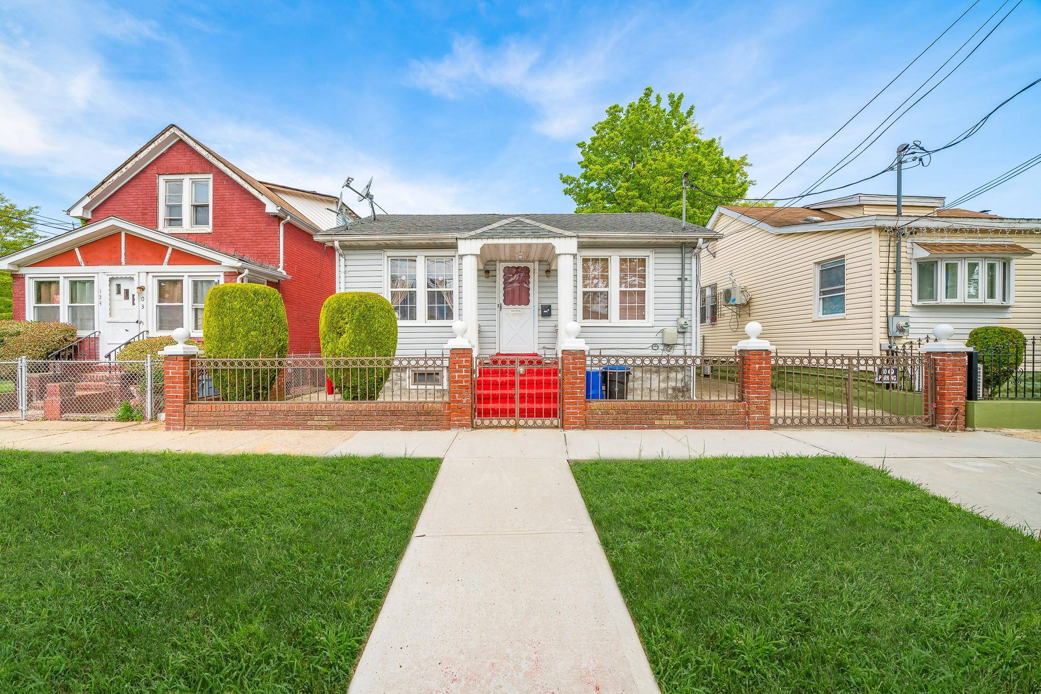 Welcome to this cozy and well maintained 1 bedroom ranch in South Ozone Park.