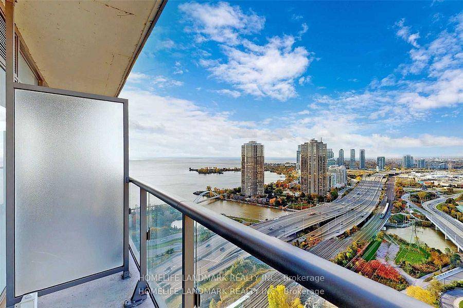 Luxury Lake Side 1 Bedroom Condo With Unobstructed Lake View.