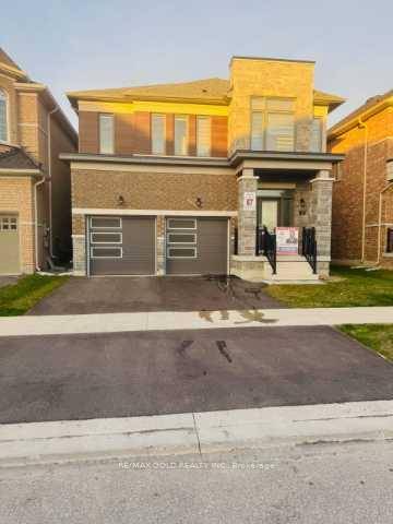 Built by Fernbrook Homes, This stunning 4 bedroom detached home is a perfect blend of style and functionality.