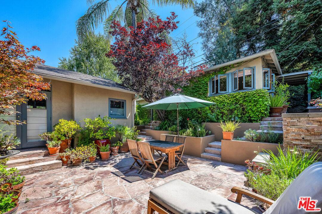 3275 Dos Palos Dr 2BR Hollywood Hills East La