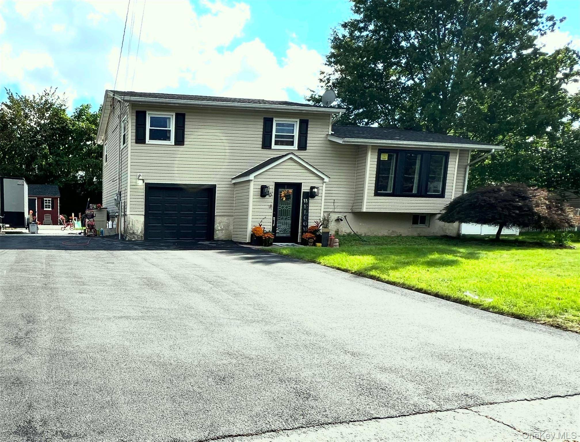 Move right into this charming 3 bedroom 2 bath split level home.