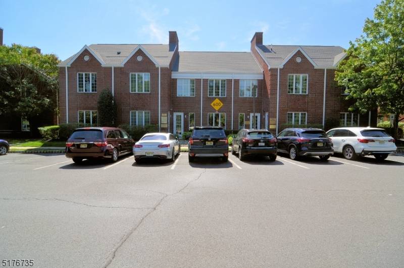 Don't miss the opportunity to own this Professional Doctors suite with seven exam rooms ; Vascular Lab additional exam room or office ; Lab ; Waiting Room ; Admin Reception ...