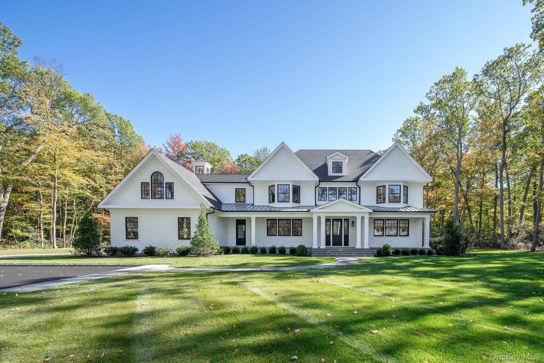 Luxury New Construction in Cold Spring Harbor Experience modern luxury in this brand new, custom built home perfectly situated in the heart of Cold Spring Harbor.