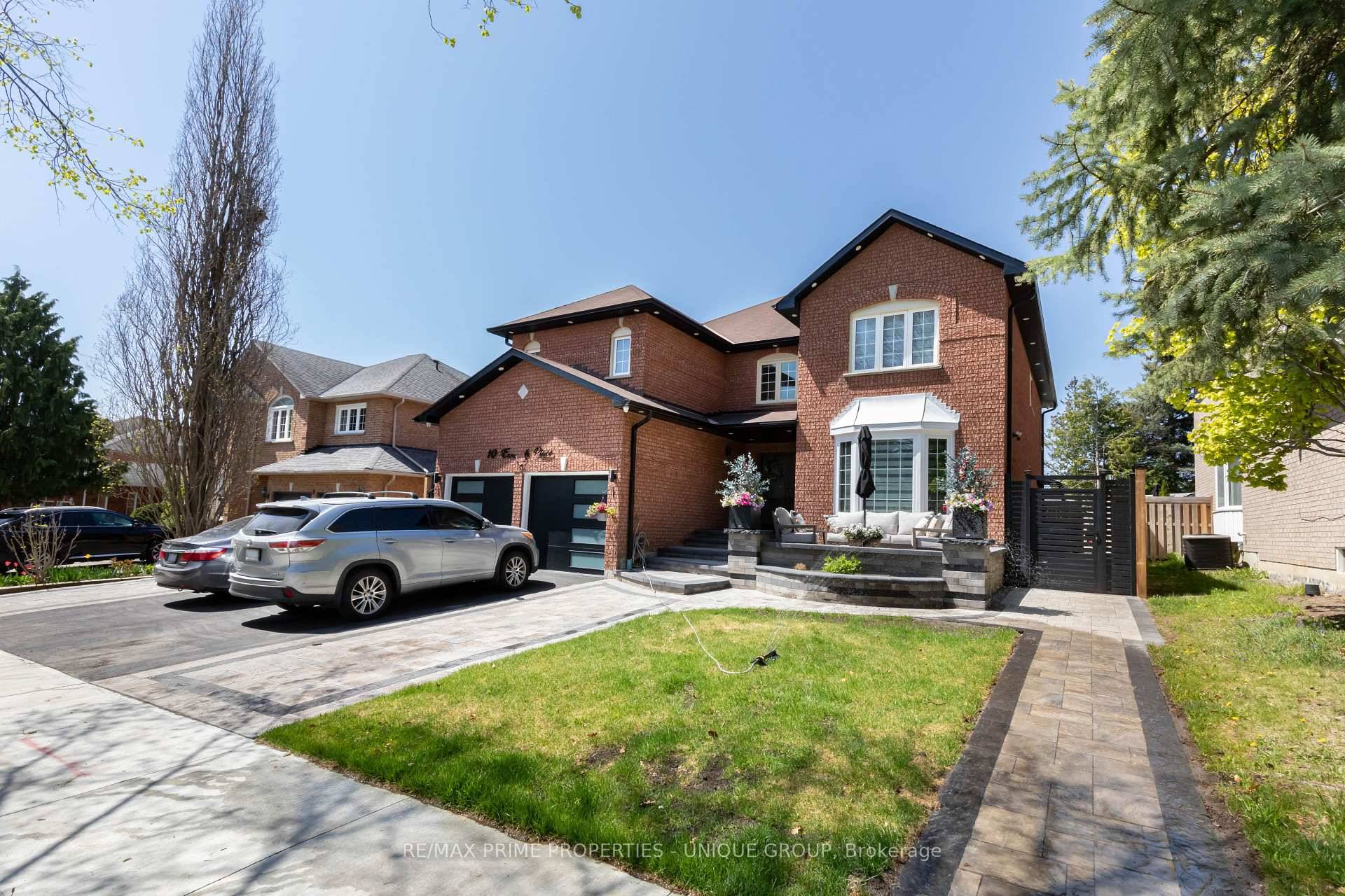Discover this just finished, stunning legal basement apartment in the heart of Pringle Creek, one of Whitby's most desirable communities !