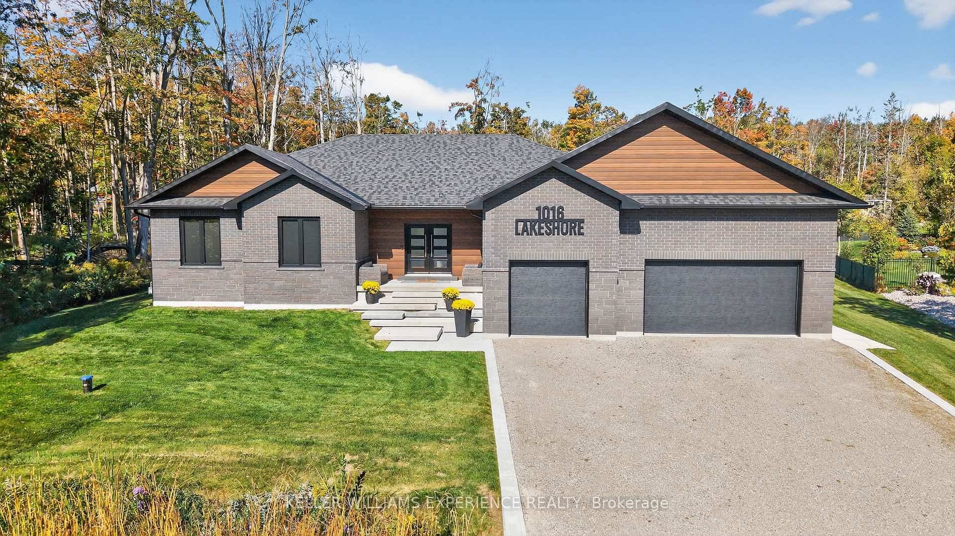 Welcome to 1016 Lakeshore Road E in beautiful Oro Medonte a custom built bungalow that perfectly blends quality, comfort, and location.
