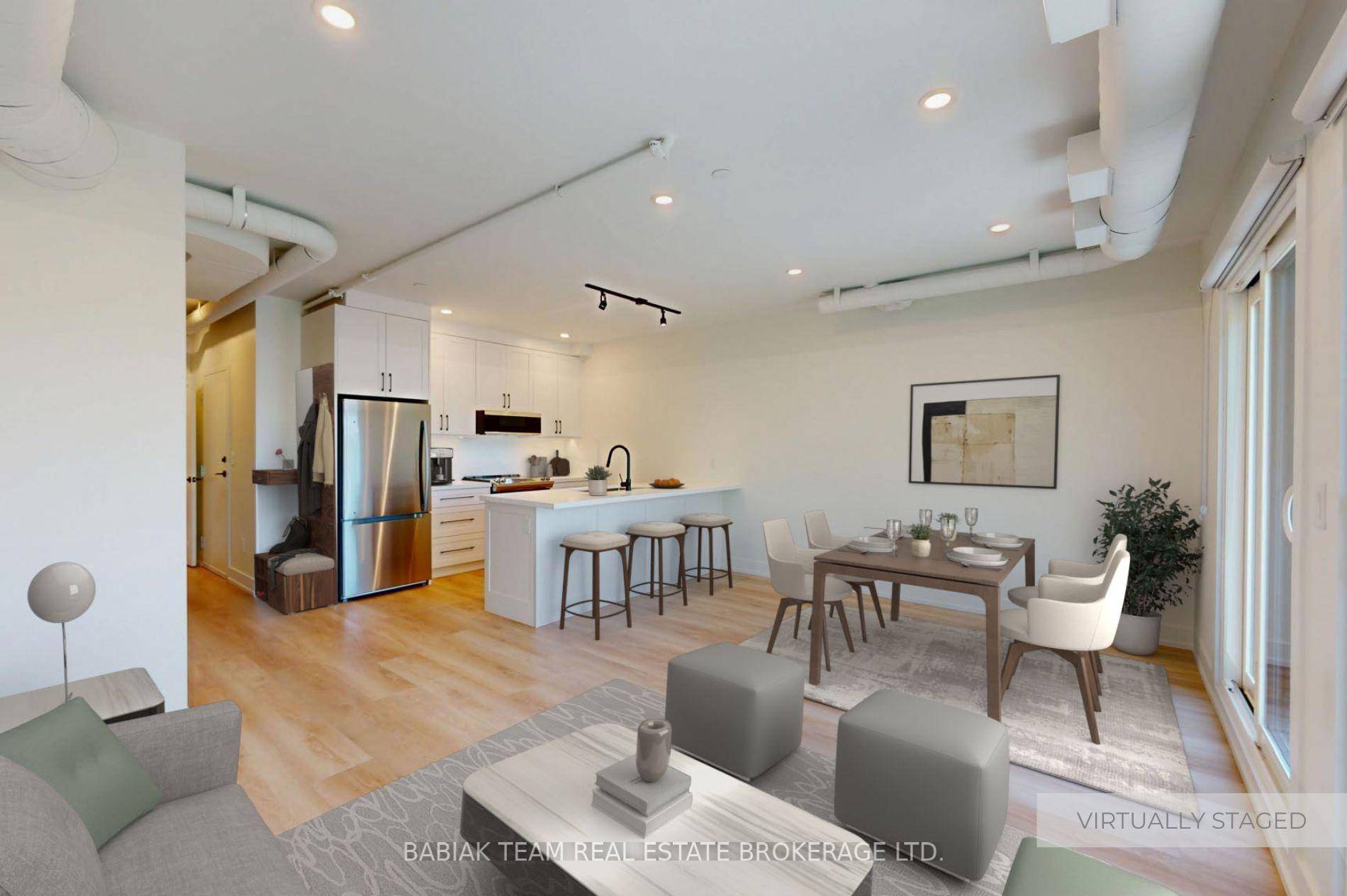 Luxurious 2 storey rental in the heart of Bloor West Village !