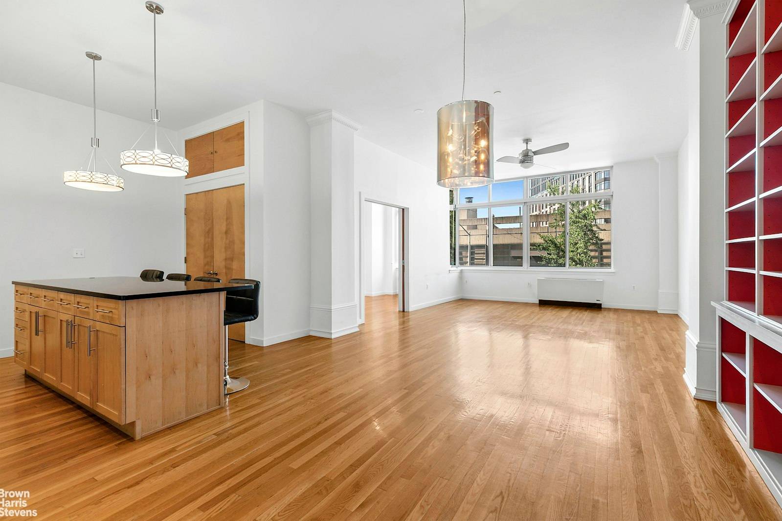 Pristine 2 bedroom, 2 bath in Southwest Harlem's unique elevator'd loft building, boasting 11 foot ceilings and open plan kitchen with stainless steel appliances, built in microwave oven, Bosch dishwasher, ...