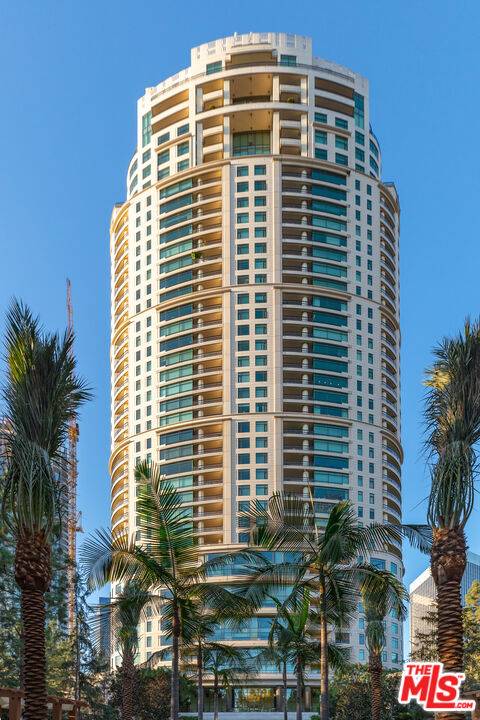 1  W Century Dr 3BR Beverlywood La