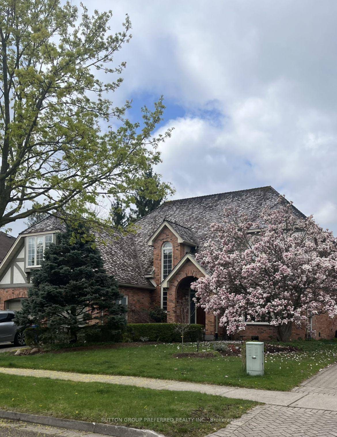 Stunning Loyens built home in desirable Hazelden North with fantastic curb appeal.
