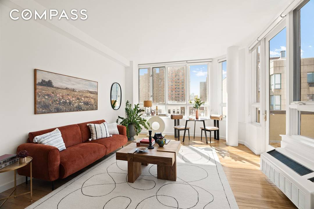 Perched on a high floor of the boutique Pascal Condominium, this beautifully updated one bedroom residence offers an exceptional blend of light, scale, and private outdoor space in the heart ...