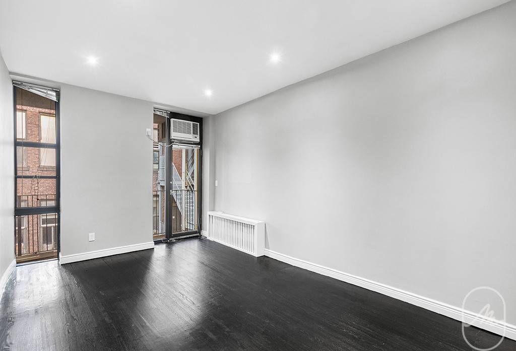 Amazing new 1 bedroom 2 bathroom penthouse at True North Gold Coast, a boutique elevator building just one block South of Union Square.