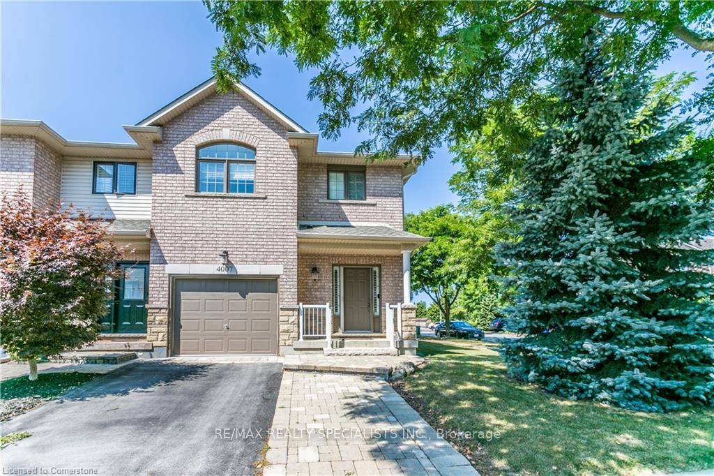 Excellent opportunity to lease this beautiful 3 bedroom end unit townhome in the desirable Millcroft community.