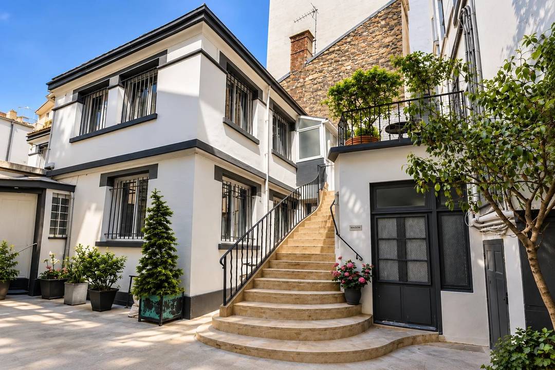 Elegant 8-room family house, 5 bedrooms Paris XV