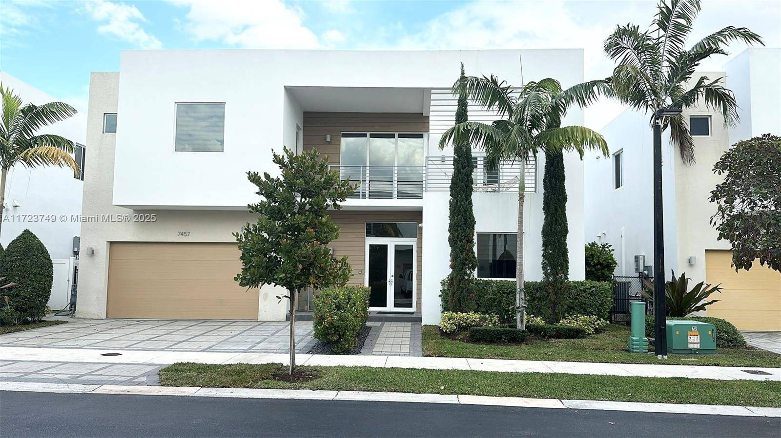 Stunning luxurious single family home in the desired Modern 60 community, 5 bedrooms and 5 bathrooms den sixth bedroom the garage has been converted into state of the art music, ...