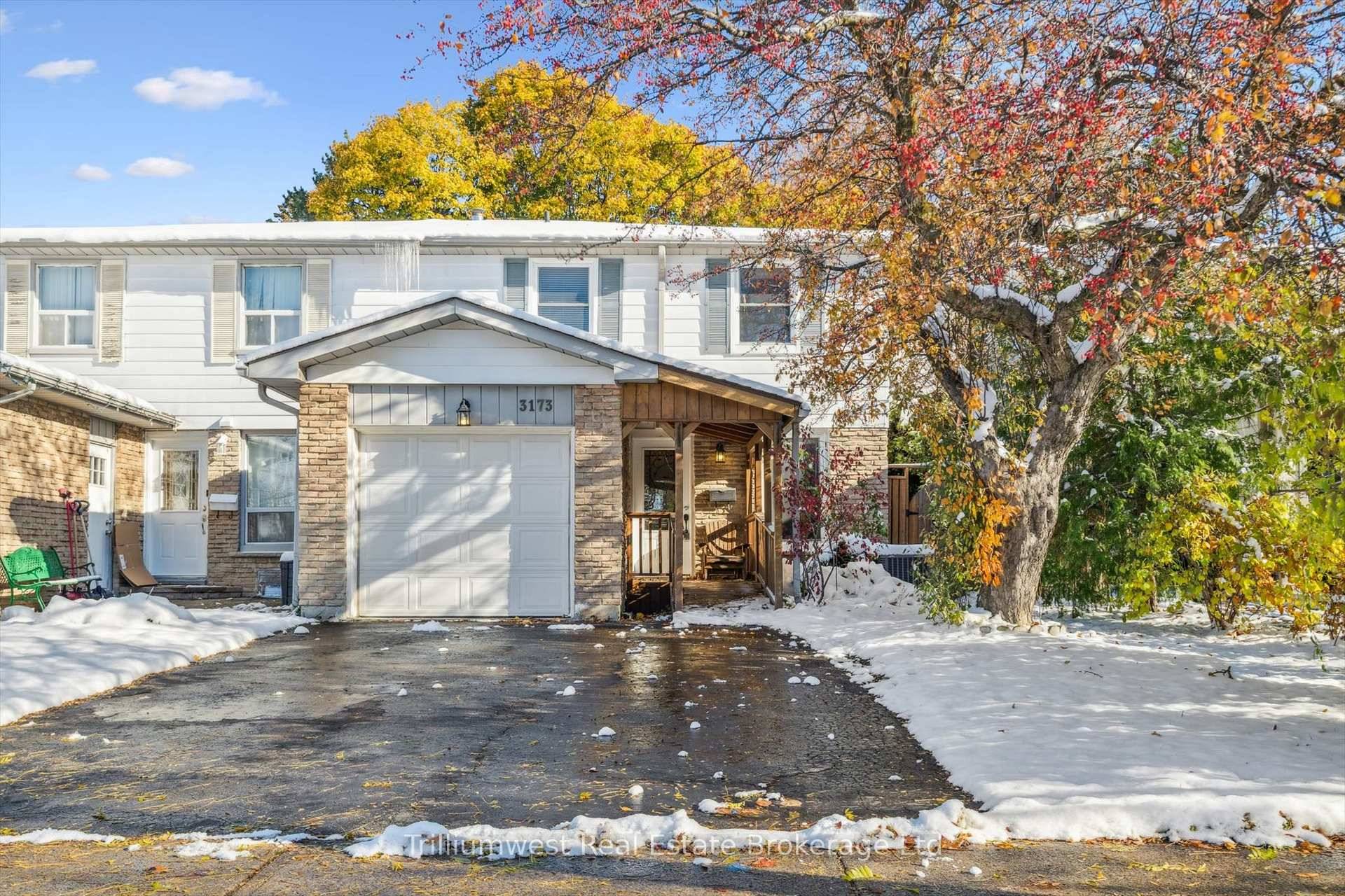 Excellent opportunity in the in Mississauga Valley's neighbourhood.