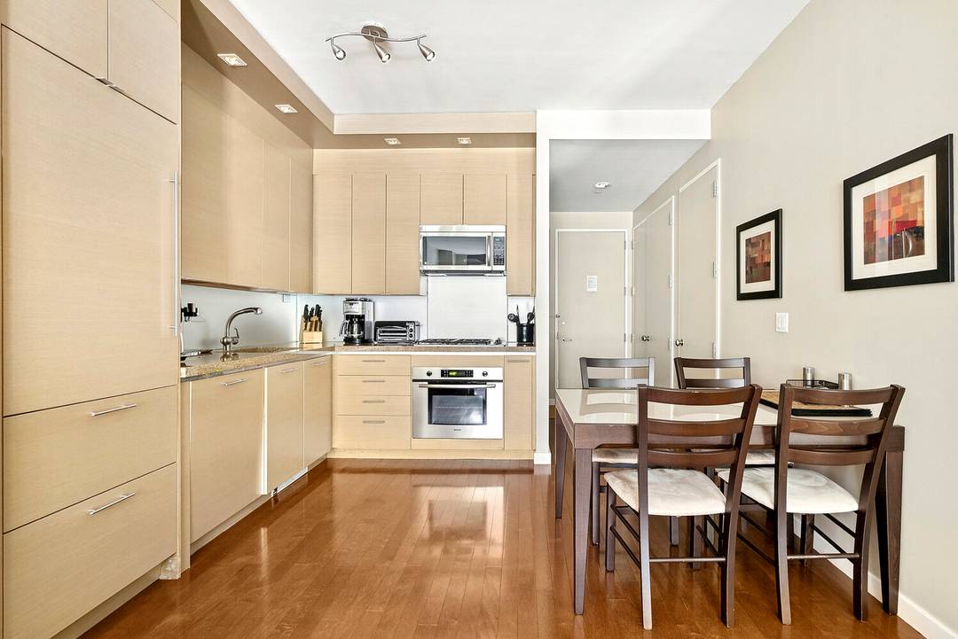 Beautiful, Turnkey, Flex 2 Bedroom in the heart of the Midtown.