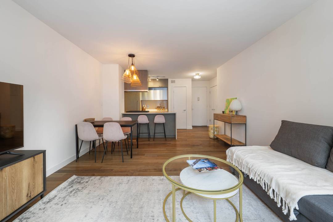 Welcome to Residence 3R, a serene and beautifully updated one bedroom unit located in one of Battery Park City's most sought after full service buildings.