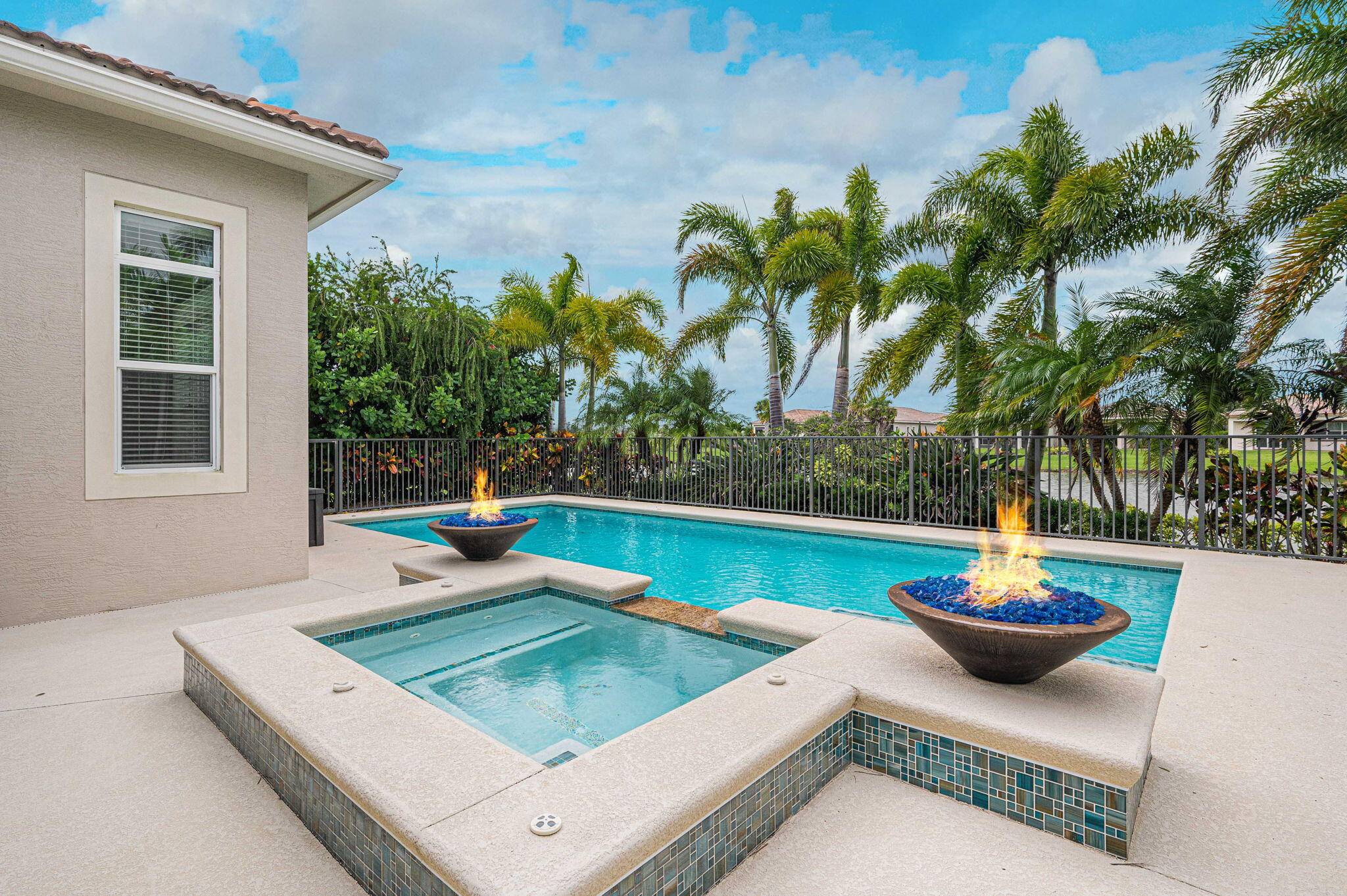 BEST PRICED POOL HOME IN VERANO !