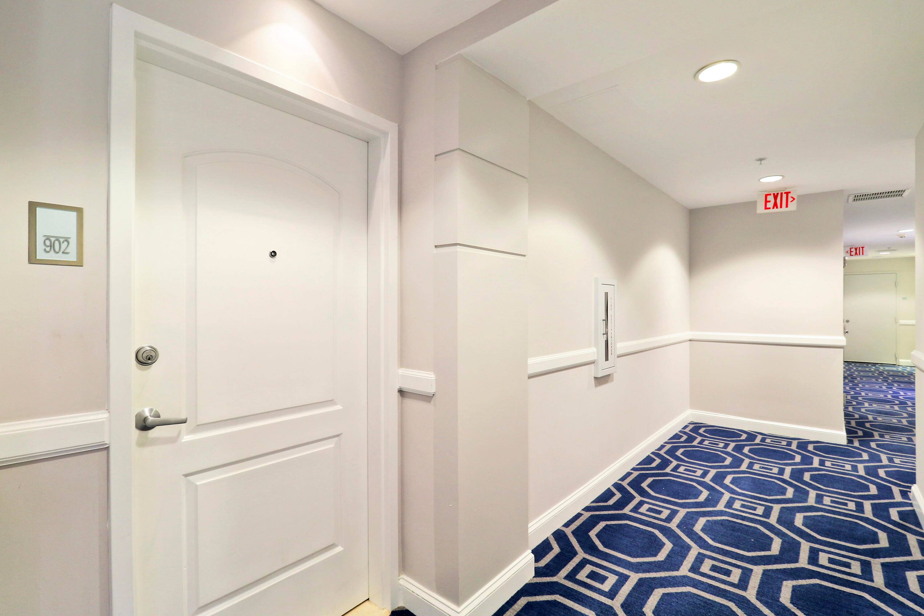 Experience breathtaking southeastern vistas of the ocean, Intracoastal, and Palm Beach Island pictures can't capture the beauty !