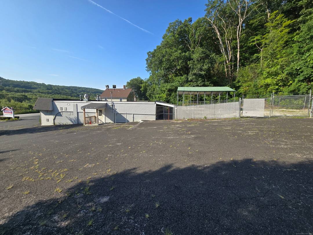 Former Showroom Office of Hocon Propane Gas.