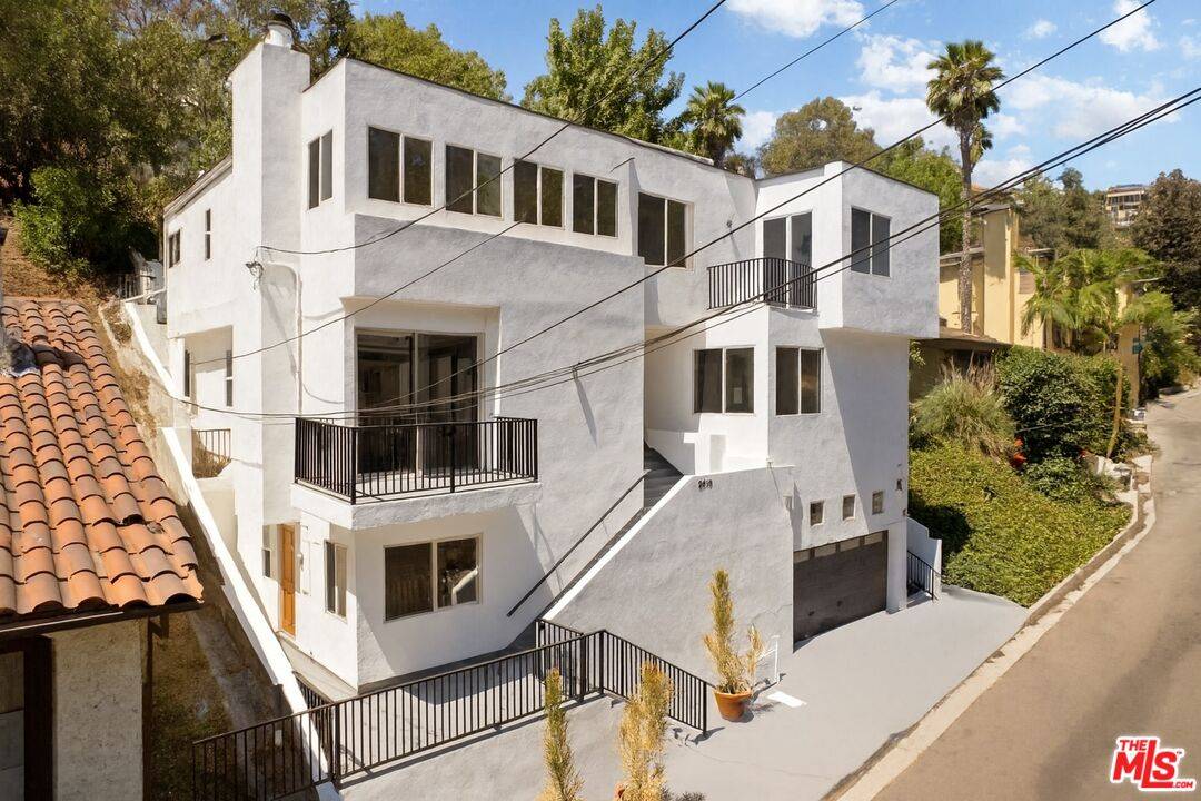 2619  N Rinconia Dr 4BR Hollywood Hills East La