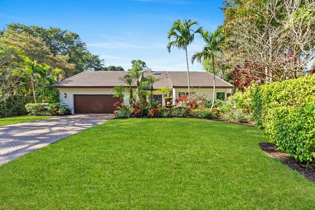 Discover your private tropical oasis in highly desirable Millpond.