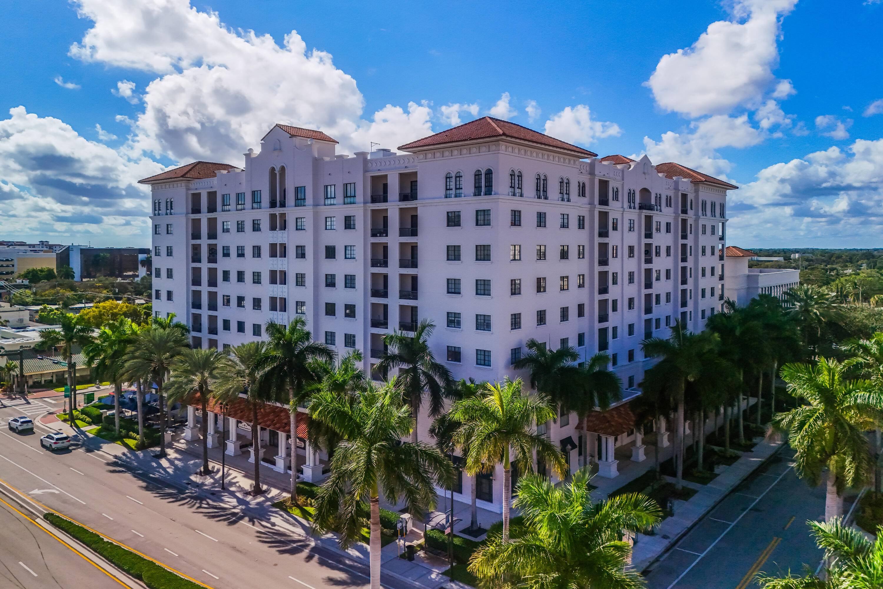 RARELY AVAILABLE 3 BEDROOM CONDO Discover the perfect blend of location and convenience with this beautiful 3 2 condo situated in the heart of Boca Raton offering unparalleled access to ...