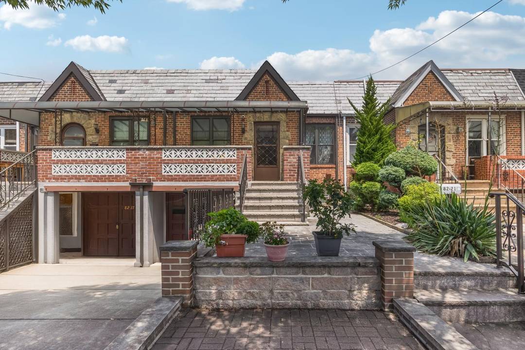 Upper Glendale Brick 1 family 21.