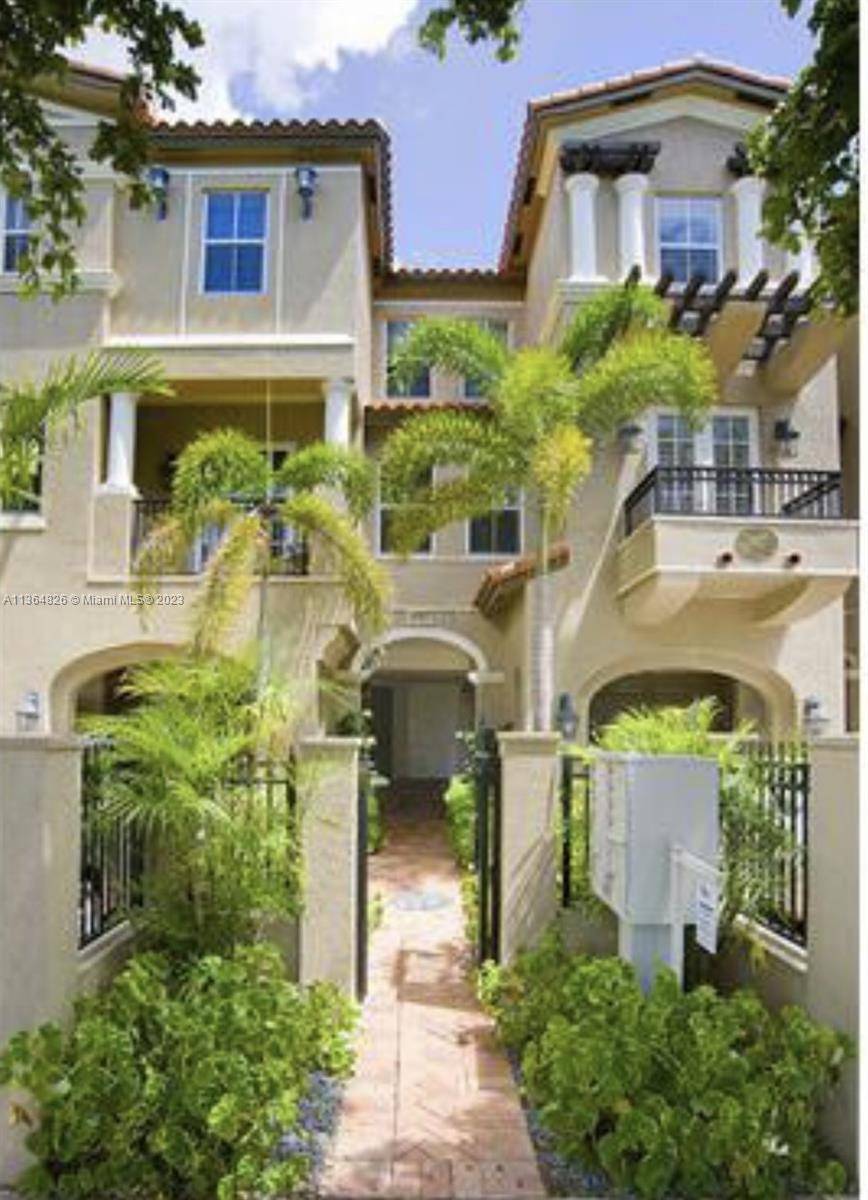 Luxury Old Spanish look Villa located in the heart of Coral Gables, less than a mile from Miracle Mile a few blocks from CG.