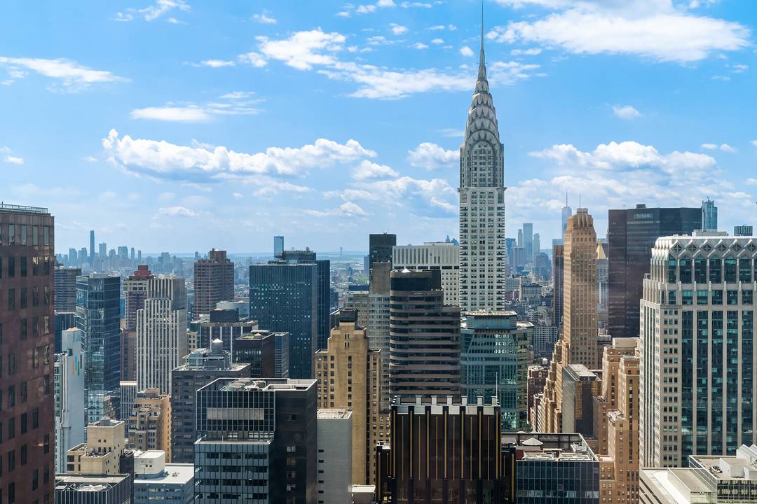 Best 2 bedroom condo deal with amazing views and coveted Parking Space !